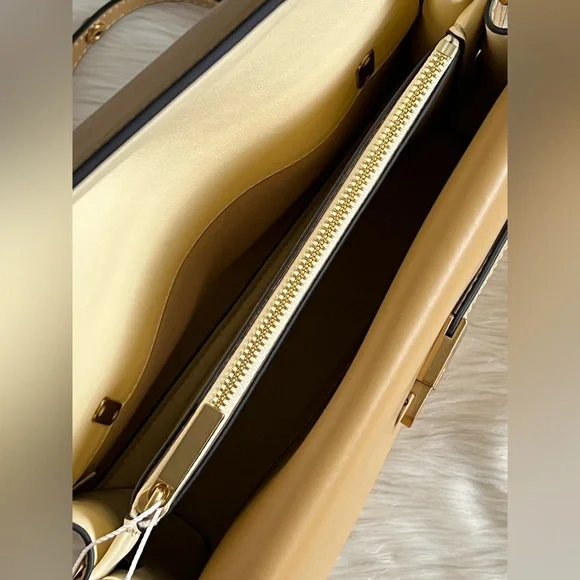 158720 - Tory Burch Lee Radziwill Shoulder Bag - Picture 9 of 16